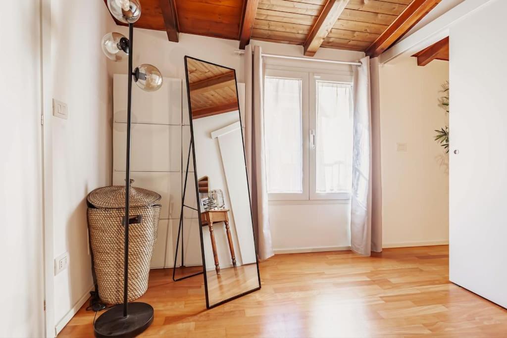 Ferienwohnung Elegante Loft Su 2 Piani A 5 Minuti Da San Siro Mailand Exterior foto