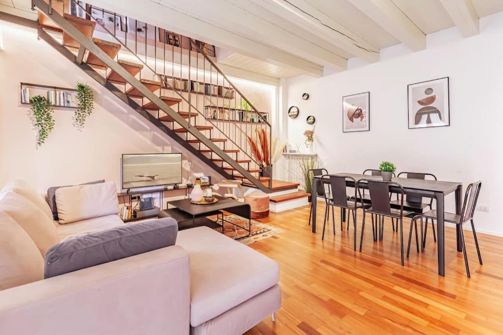 Ferienwohnung Elegante Loft Su 2 Piani A 5 Minuti Da San Siro Mailand Exterior foto
