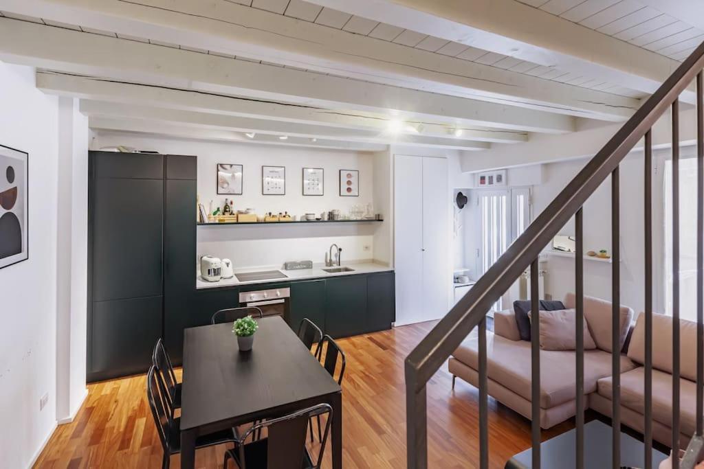 Ferienwohnung Elegante Loft Su 2 Piani A 5 Minuti Da San Siro Mailand Exterior foto